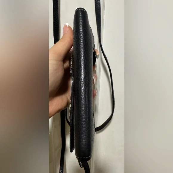 Brighton Crossbody Wallet in Black Leather - Picture 5 of 15